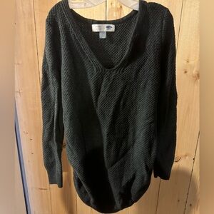 Old navy maternity sweater